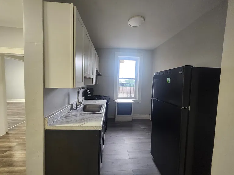 190 Carroll St #41E — Photo 2