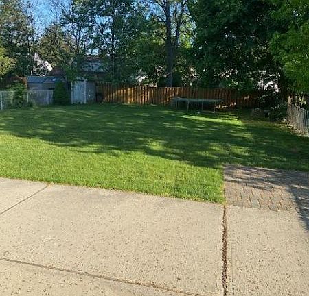 3rd image of 39 Van Duren Ave