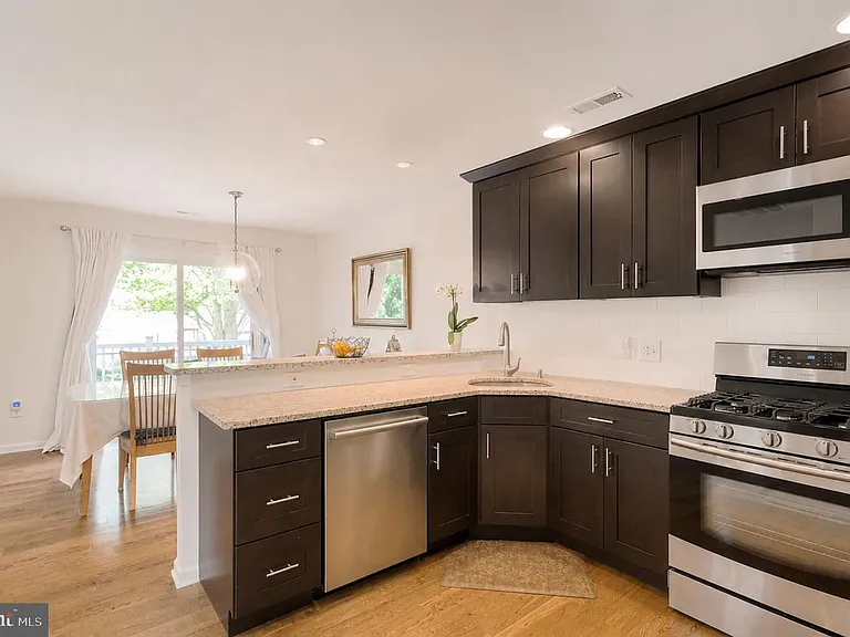 4 Regency Ct — Photo 10