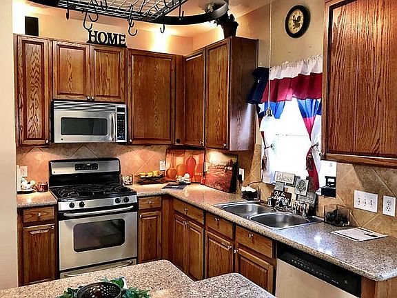 Nice and Cozy Kitchen