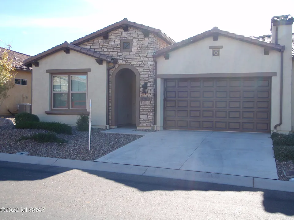 61123 E Flint Dr