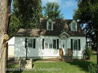 1724 S Manhattan Ave, Manhattan, KS 66502