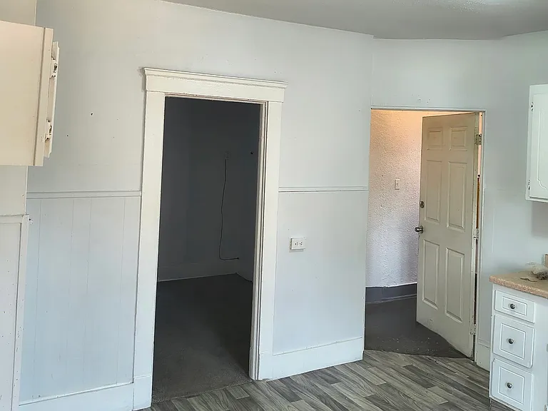 6315 Fullerton Ave #4 — Photo 2