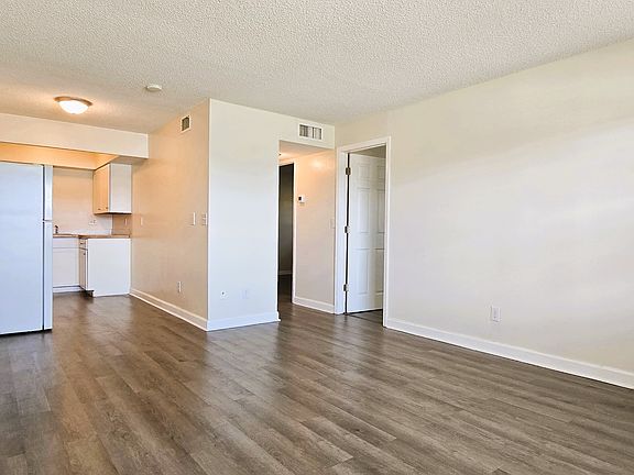 3rd image of 501 E Seminole Ave APT 7