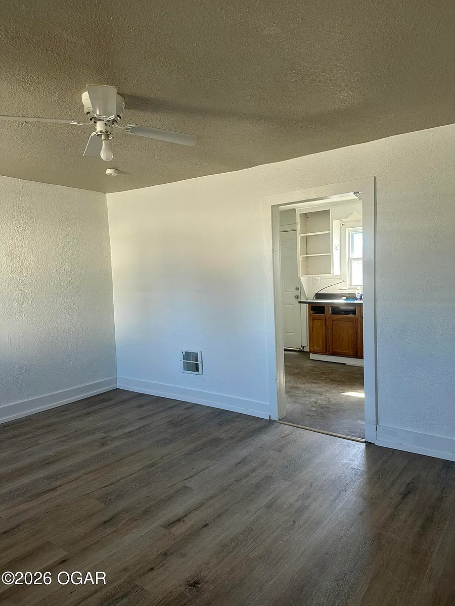 Building Photo - 901 S Roosevelt Ave #3