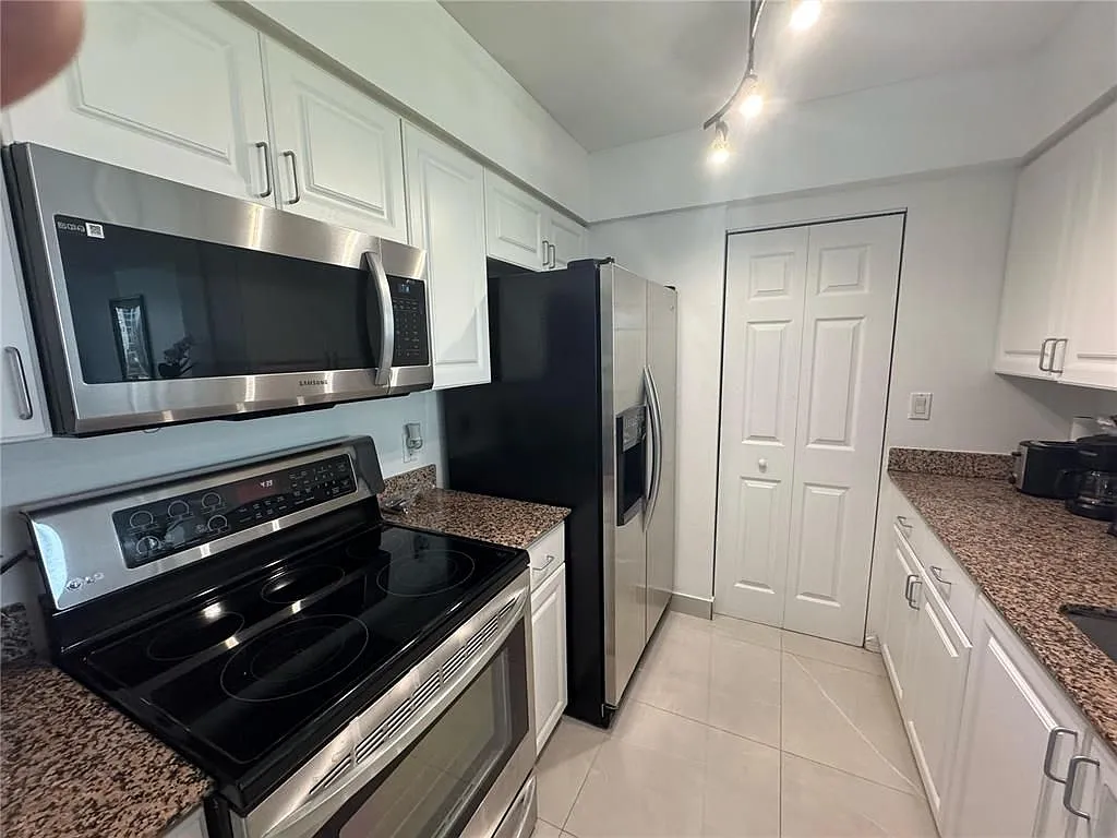 1 bed, 1.0 bath, 750 sqft, $2,950 — Photo 4