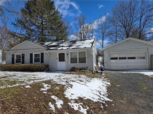 1688 Maple Ave, Palmyra, NY 14522