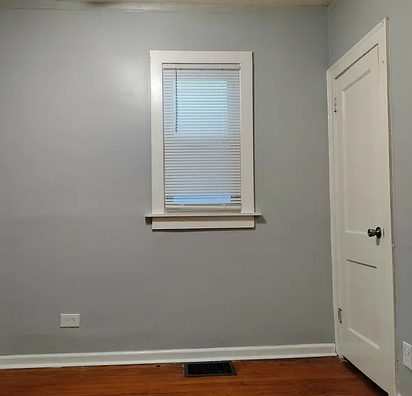 11142 S Eggleston Ave — Photo 19