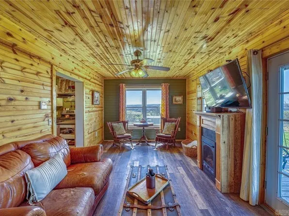 552 Deer Meadows Ln, Yellville, AR 72687