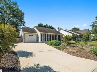 201 Clear Lake Dr, Simpsonville, SC 29680