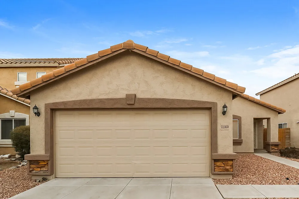 3 bed, 2.0 bath, 1261 sqft, $1,750 — Photo 1