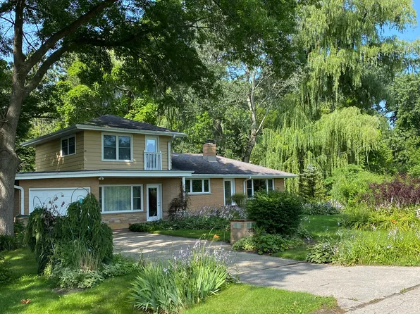 355 108th St, Pleasant Prairie, WI 53158