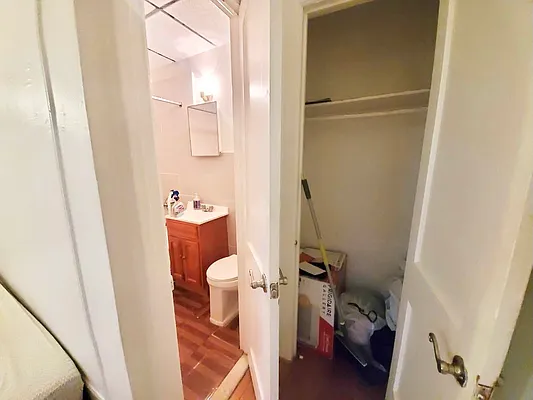 Rented by Delmark Realty LLC | media 22