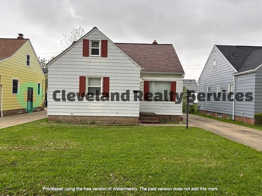 5542 Oakwood Ave photo 1