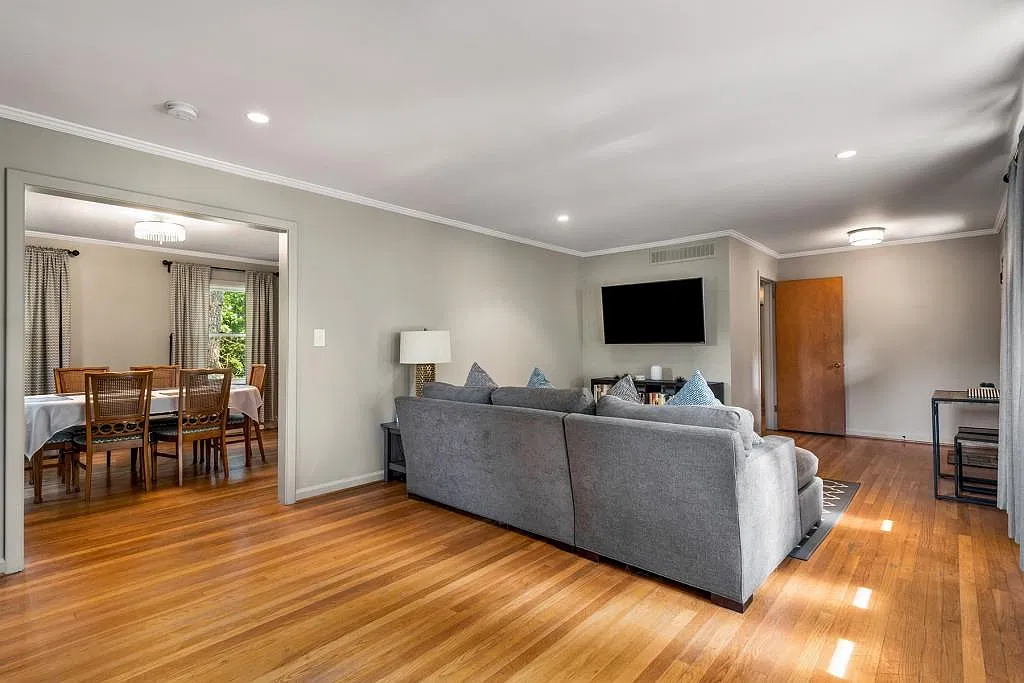 3 bed, 2.0 bath, 1818 sqft, $2,800 — Photo 3