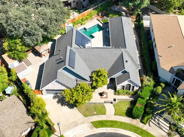 18 Somer Ridge Dr, Roseville, CA 95661