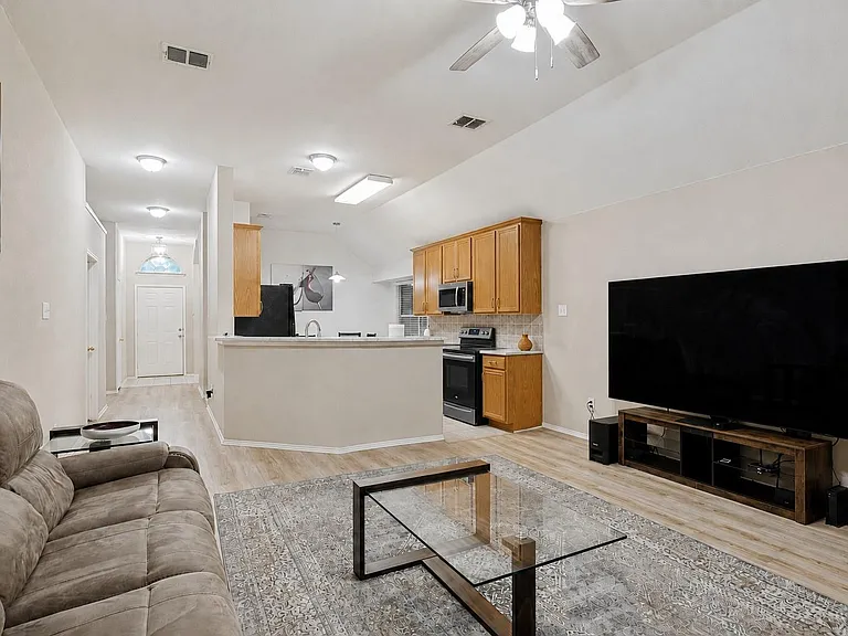 6257 Dark Forest Dr — Photo 11