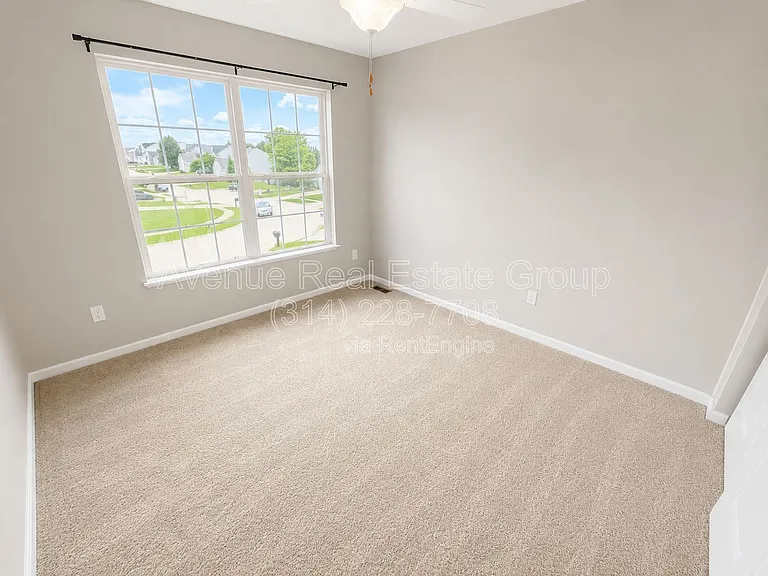 555 Fortress Ct — Photo 15