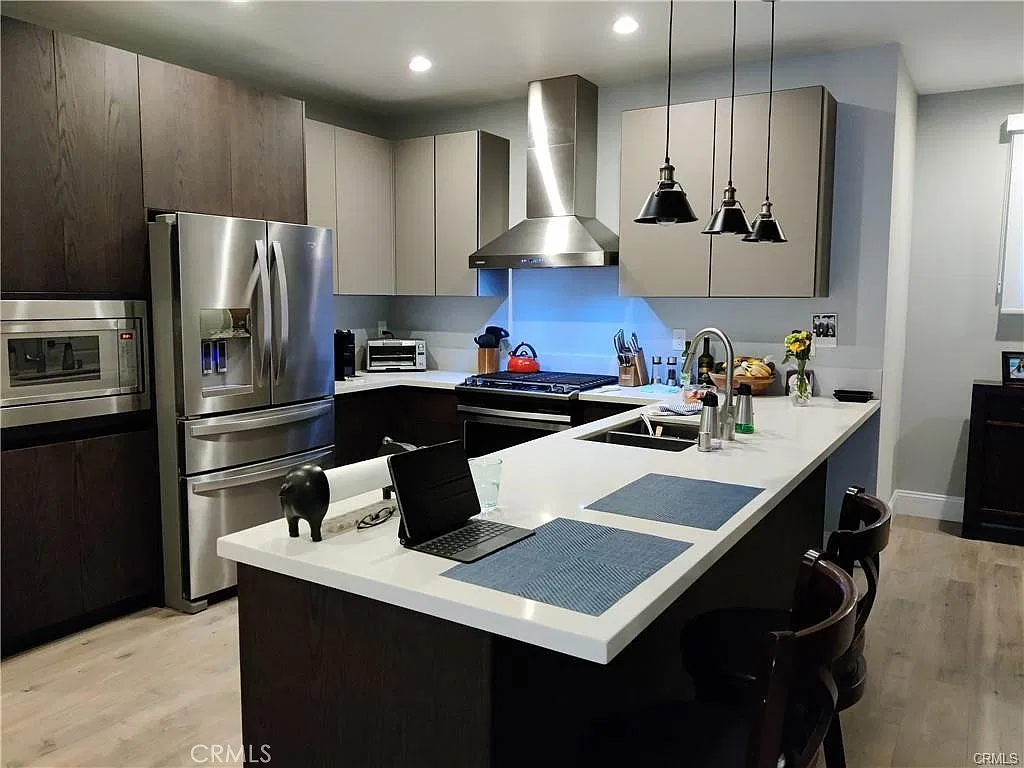 3 bed, 1457 sqft, $4,300 — Photo 2
