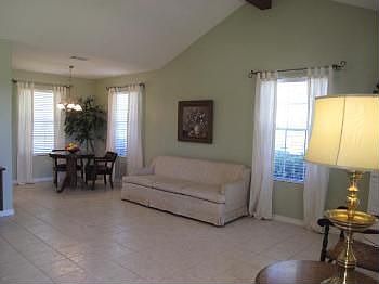 2nd image of 2406 Lakeview Ln