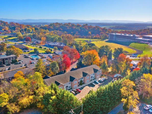 1410 N Coalter St APT 307, Staunton, VA 24401