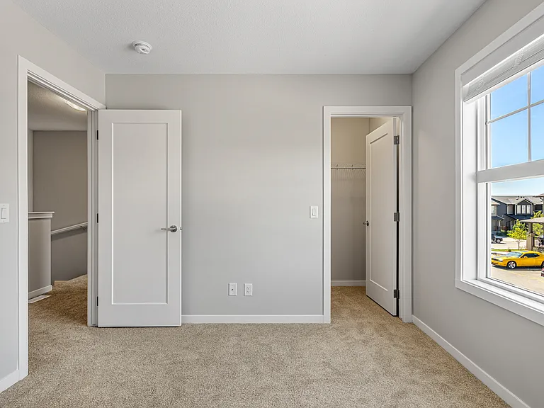 320 Heartland Cres — Photo 9