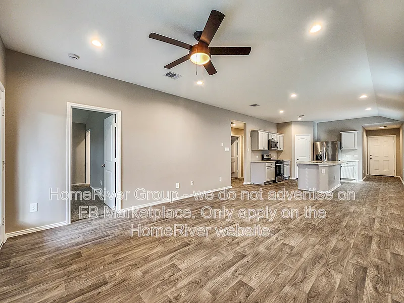 3 bed, 2.0 bath, 1530 sqft, $1,995 — Photo 3