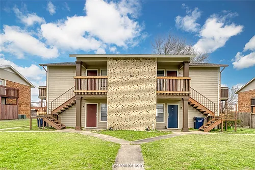 717 Wellesley Ct #C Photo 1