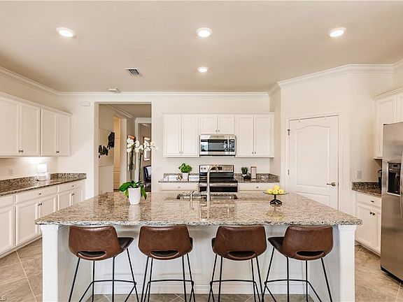 4th image of 11605 Onyx Cir