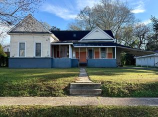 121 2nd St N, Wiggins, MS 39577