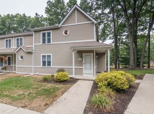 61 Abbey Memorial Dr APT 102, Chicopee, MA 01020