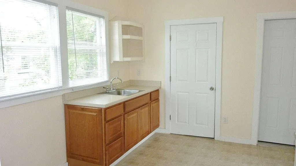 1 bed, 750 sqft, $1,595 — Photo 3