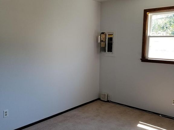 2nd image of 2149 South St