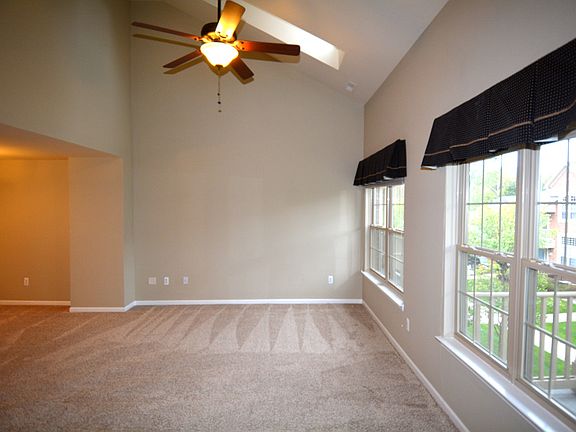 4th image of 417 Old Pine Way