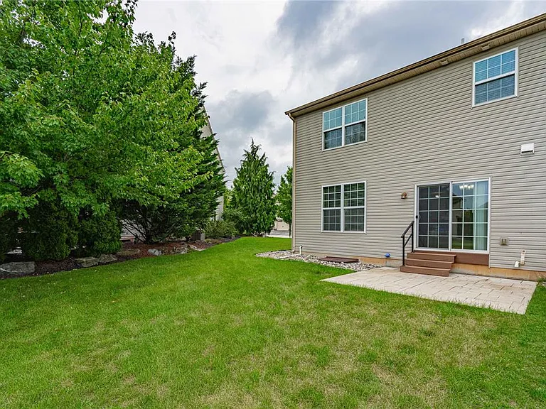 253 Milkweed Dr — Photo 33