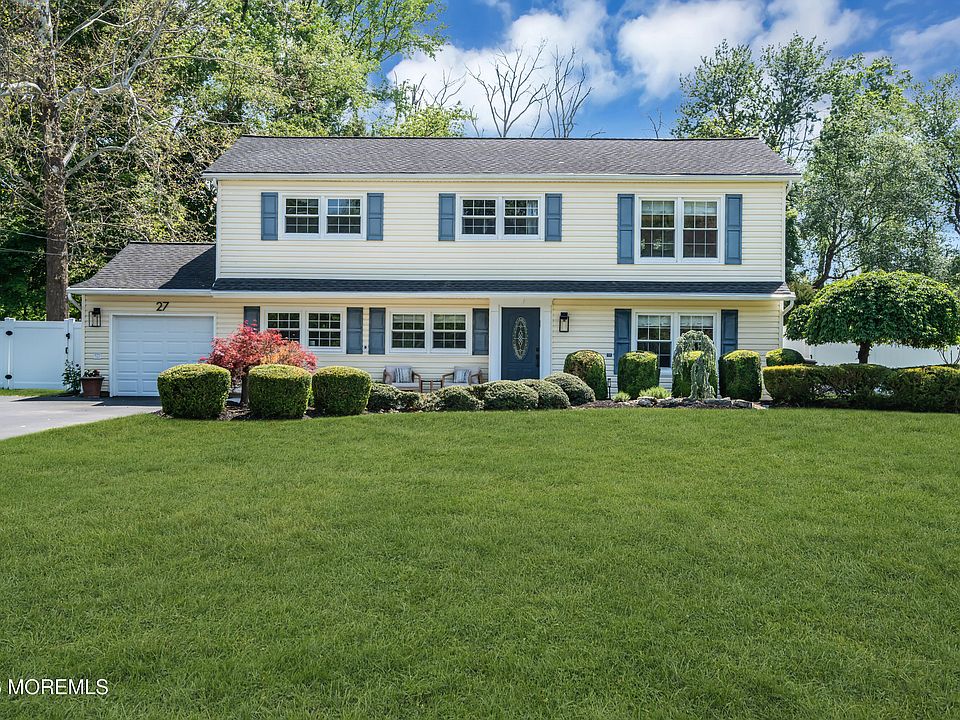1st image of 27 Greenleaf Drive