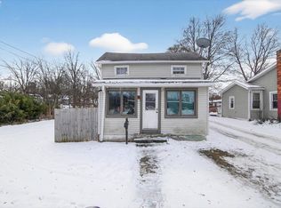 64 Spring St, Hillsdale, MI 49242