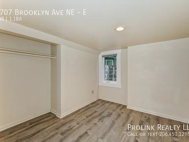 4707 Brooklyn Ave NE #E — Photo 9