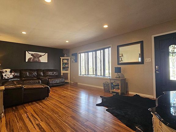 4th image of 64 Dubois Rd