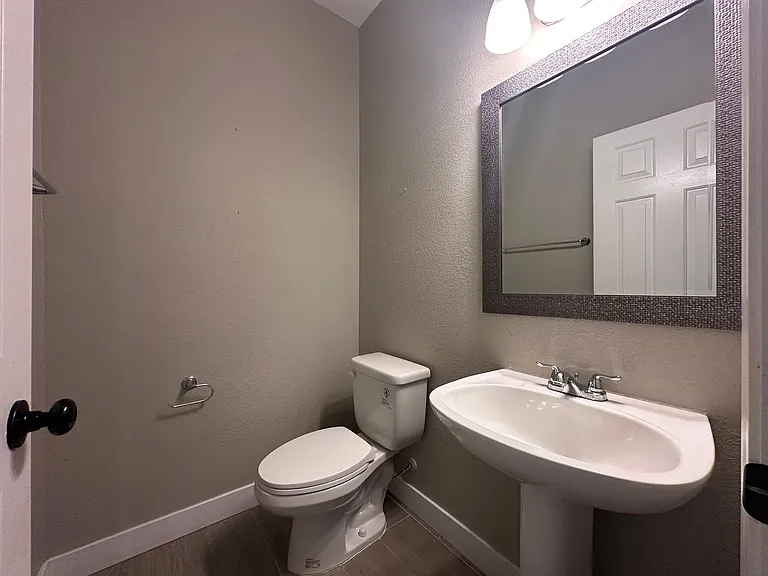 8256 Lone Feather Ln — Photo 4