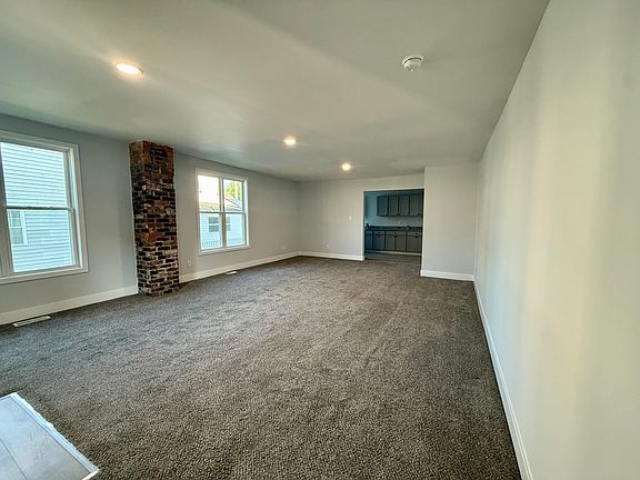 5th image of 603 Main St