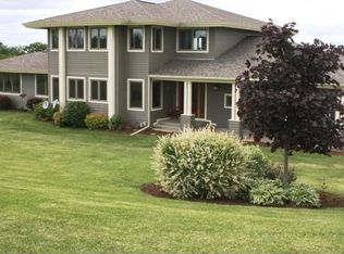 W5924 Rim Of The City Rd, La Crosse, WI 54601