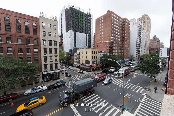 Rented by Schulman Realty LLC | media 16