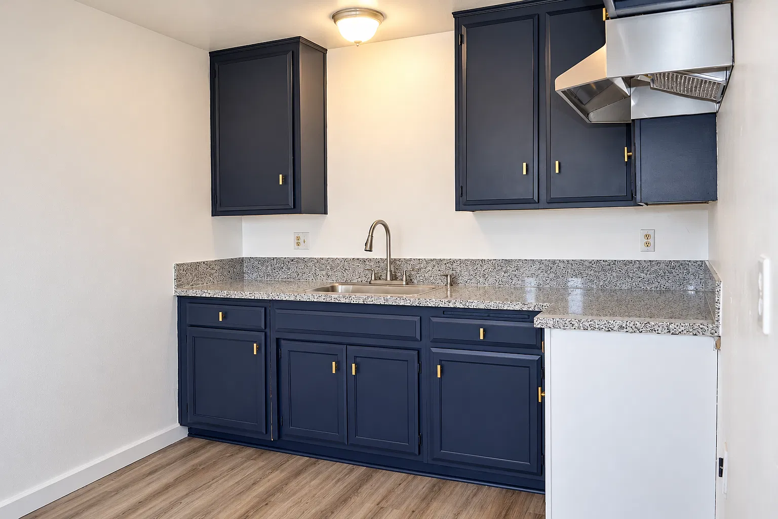 2 bed, 750 sqft, $1,325 — Photo 2