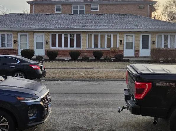 6124 W 79th St, Burbank, IL 60459