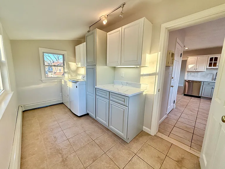 35 Lindale Ave #2 — Photo 10