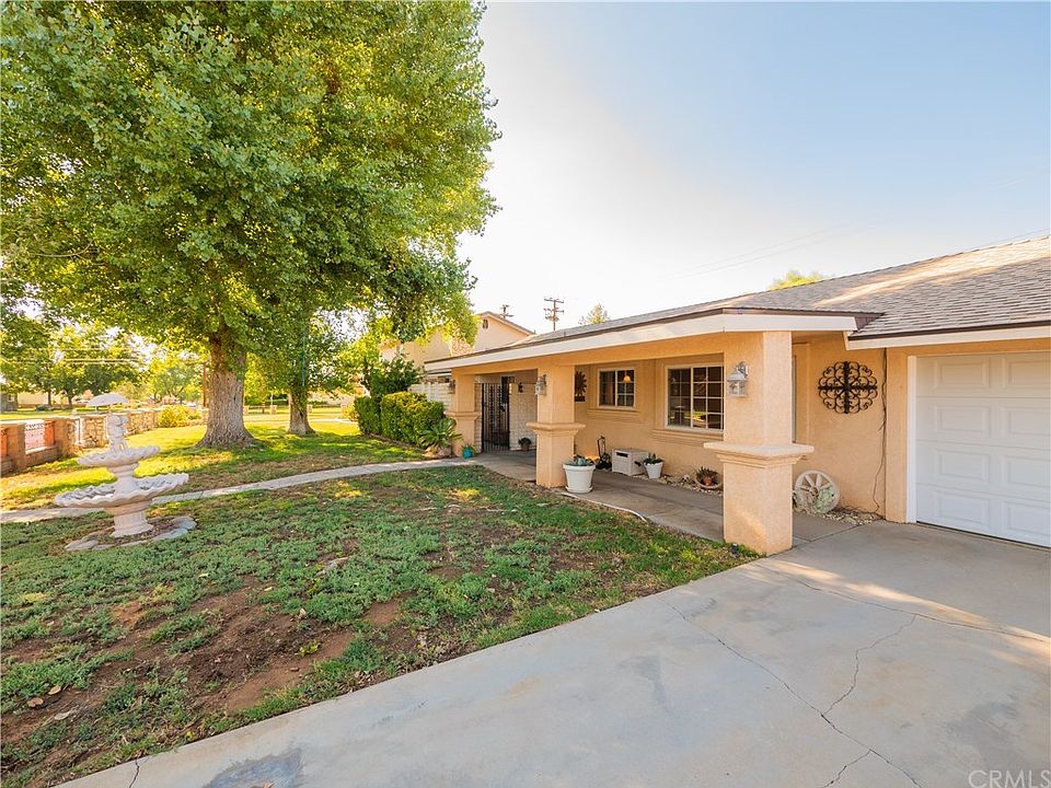1st image of 384 Myrtlewood Dr