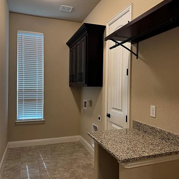 6829 Westbury Dr — Photo 20