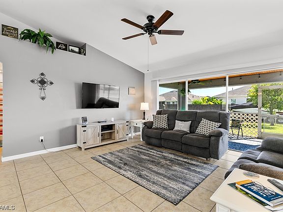 4th image of 1105 El Dorado Blvd N