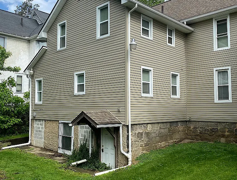 608 E Buchtel Ave #C — Photo 3